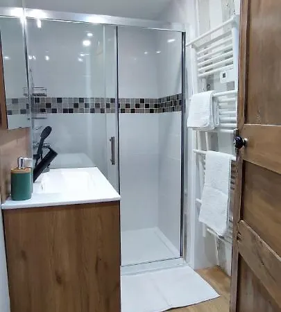 Le Tapissier Au Coeur Du Bouchon Apartamento